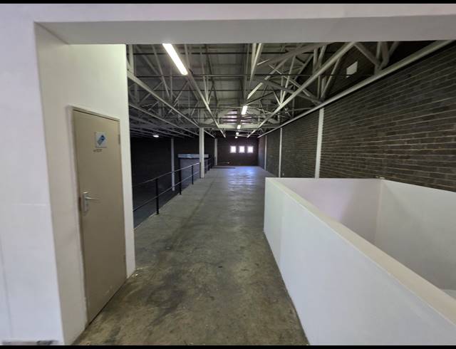 550M² WAREHOUSE TO LET IN STORMILL